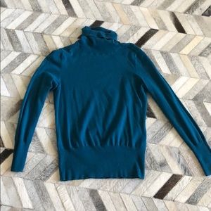 Blue green turtle neck light sweater